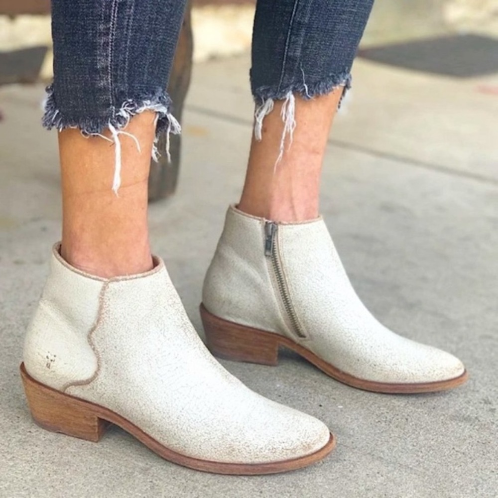FRYE Carson Piping Bootie Zip Up Ankle Boots Leather Off White Size 9.5 B Womens
